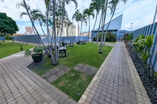 3045 Ala Napuaa Pl, Honolulu, HI 96818 - Photo 9