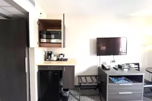 1850 Ala Moana Blvd, Honolulu, HI 96815 - Photo 11