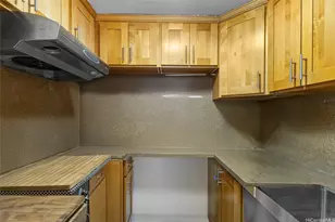 5085 Likini St, Honolulu, HI 96818 - Photo 5