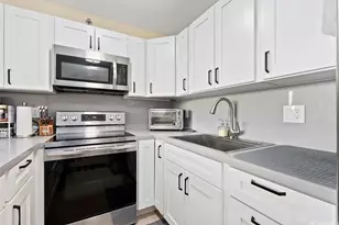 98-402 Koauka Loop, Aiea, HI 96701 - Photo 3