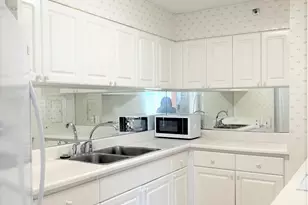 1221 Victoria St, Honolulu, HI 96814 - Photo 3