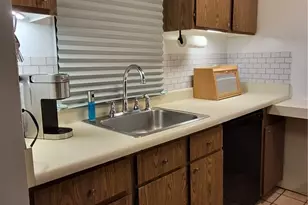 2121 Ala Wai Blvd, Honolulu, HI 96815 - Photo 5