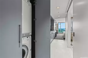 383 Kalaimoku St, Honolulu, HI 96815 - Photo 13