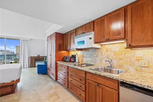 2045 Kalakaua Ave, Honolulu, HI 96815 - Photo 13