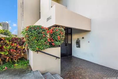 1201 Wilder Avenue #2006, Honolulu, HI 96822 - Photo 17