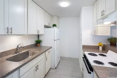 3721 Kanaina Avenue #305, Honolulu, HI 96815 - Photo 3