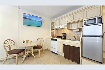 134 Kapahulu Avenue #801, Honolulu, HI 96815 - Photo 5