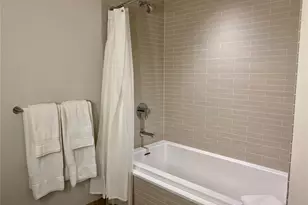 1001 Queen St, Honolulu, HI 96814 - Photo 5