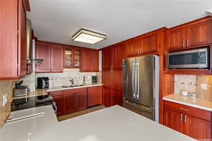 1910 Ala Moana Blvd, Honolulu, HI 96815 - Photo 9