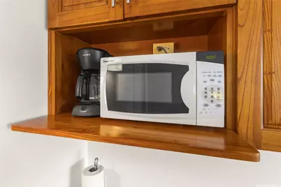 2463 Kuhio Avenue #1010, Honolulu, HI 96815 - Photo 11