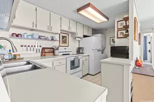 2724 Kahoaloha Ln, Honolulu, HI 96826 - Photo 5