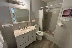 1720 Ala Moana Blvd, Honolulu, HI 96815 - Photo 9