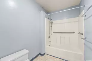 1059 Kaumoku St, Honolulu, HI 96825 - Photo 11