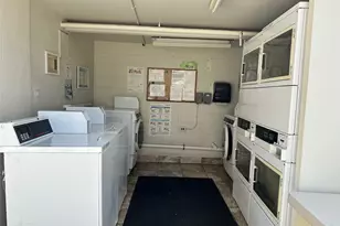 425 Ena Rd, Honolulu, HI 96815 - Photo 15