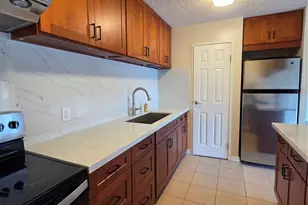 1687 Pensacola St, Honolulu, HI 96822 - Photo 3