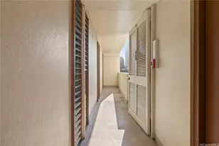 910 Ahana St, Honolulu, HI 96814 - Photo 11