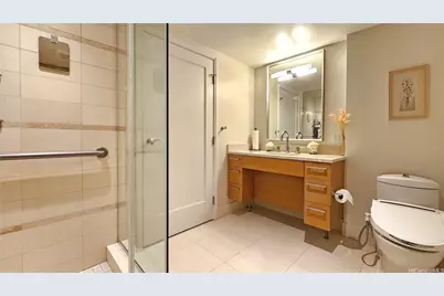 1177 Queen Street #3702, Honolulu, HI 96814 - Photo 13