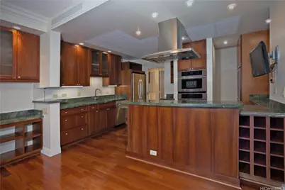 1010 Wilder Avenue #803, Honolulu, HI 96822 - Photo 5