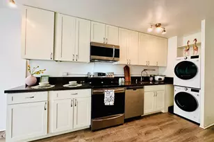 222 Kaiulani Ave, Honolulu, HI 96815 - Photo 3