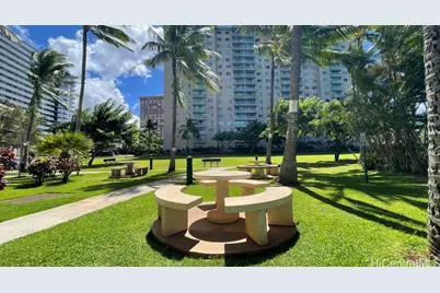 3075 Ala Poha Place #1704, Honolulu, HI 96818 - Photo 17