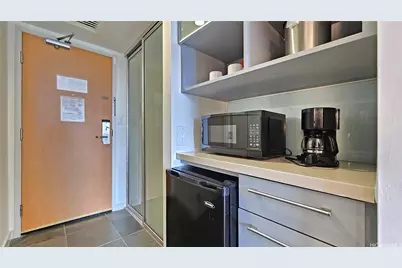 410 Atkinson Drive #657, Honolulu, HI 96814 - Photo 5