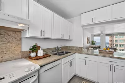 204 Kapahulu Avenue #904, Honolulu, HI 96815 - Photo 9
