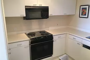 1910 Ala Moana Blvd, Honolulu, HI 96815 - Photo 15