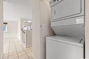 915 McCully St, Honolulu, HI 96826 - Photo 9