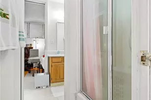 780 Amana St, Honolulu, HI 96814 - Photo 13