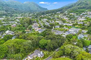 3242 Pelekane Dr, Honolulu, HI 96817 - Photo 11