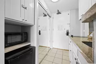 445 Seaside Ave, Honolulu, HI 96815 - Photo 13