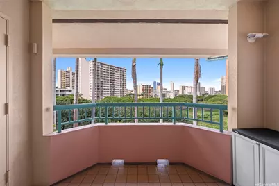 1070 Ala Napunani Street #401, Honolulu, HI 96818 - Photo 15