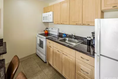 229 Paoakalani Avenue #906, Honolulu, HI 96815 - Photo 5