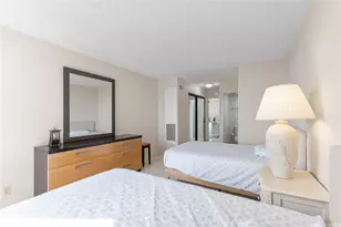 1910 Ala Moana Blvd, Honolulu, HI 96815 - Photo 17