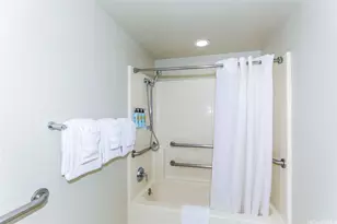 2045 Kalakaua Ave, Honolulu, HI 96815 - Photo 11