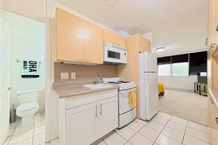 2442 Tusitala St, Honolulu, HI 96815 - Photo 9