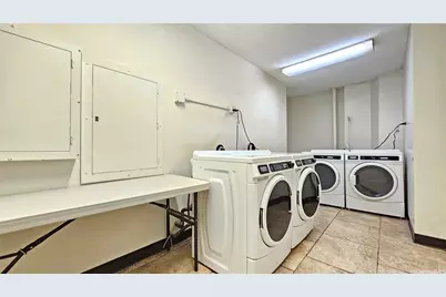 747 Amana Street #1617, Honolulu, HI 96814 - Photo 3