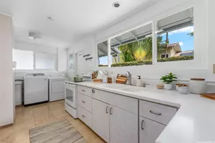 1081 Makaiwa St, Honolulu, HI 96816 - Photo 9
