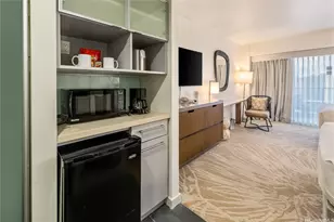 410 Atkinson Dr, Honolulu, HI 96814 - Photo 9