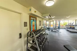 2045 Kalakaua Ave, Honolulu, HI 96815 - Photo 17