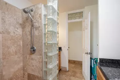 240 Liliuokalani Avenue #201, Honolulu, HI 96815 - Photo 9