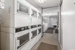 2509 Ala Wai Blvd, Honolulu, HI 96815 - Photo 11