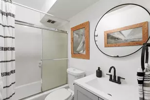 469 Ena Rd, Honolulu, HI 96815 - Photo 17