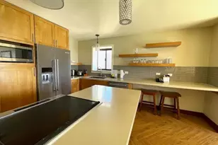 2470 Kalakaua Ave, Honolulu, HI 96815 - Photo 9