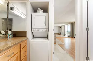 411 Hobron Ln, Honolulu, HI 96815 - Photo 9