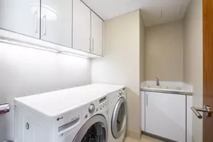 1555 Kapiolani Blvd, Honolulu, HI 96814 - Photo 13