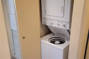 581 Kamoku St, Honolulu, HI 96826 - Photo 13