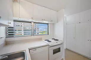 2421 Ala Wai Blvd, Honolulu, HI 96815 - Photo 13