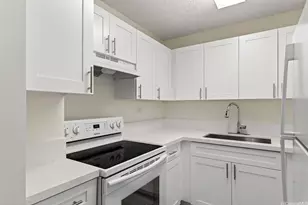 796 Isenberg St, Honolulu, HI 96826 - Photo 9