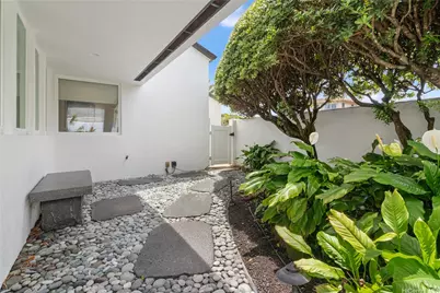 2039 Laukahi Street, Honolulu, HI 96821 - Photo 19